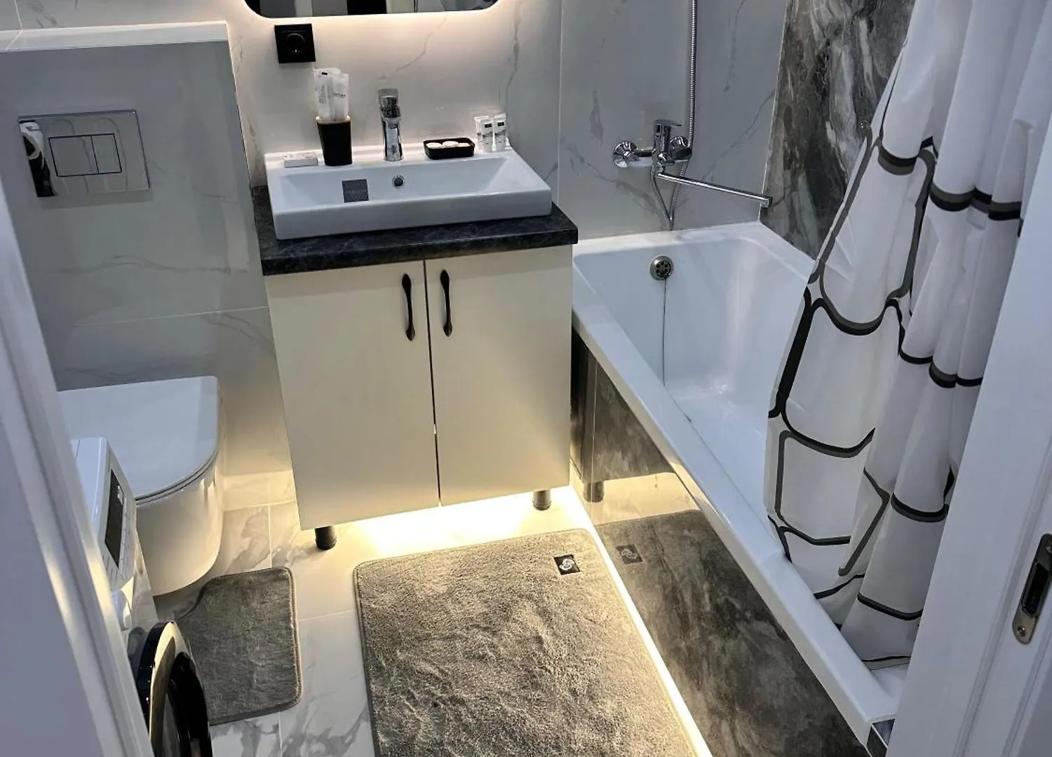 Gul Dala Apartments Уютная 2Х Комнатная Квартира 알마티 0*,